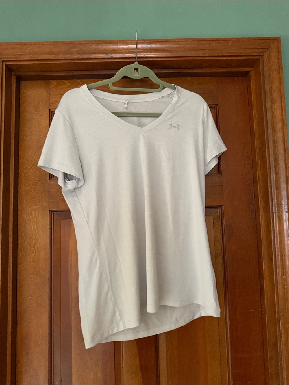 Under Armour Women's Light Gray V-Neck Performance Tee Shirt